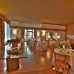 Cresta Et Duc Hotel 4*