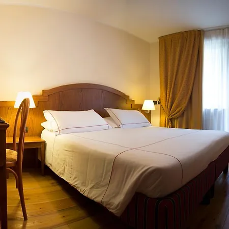 Cresta Et Duc Hotel 4*